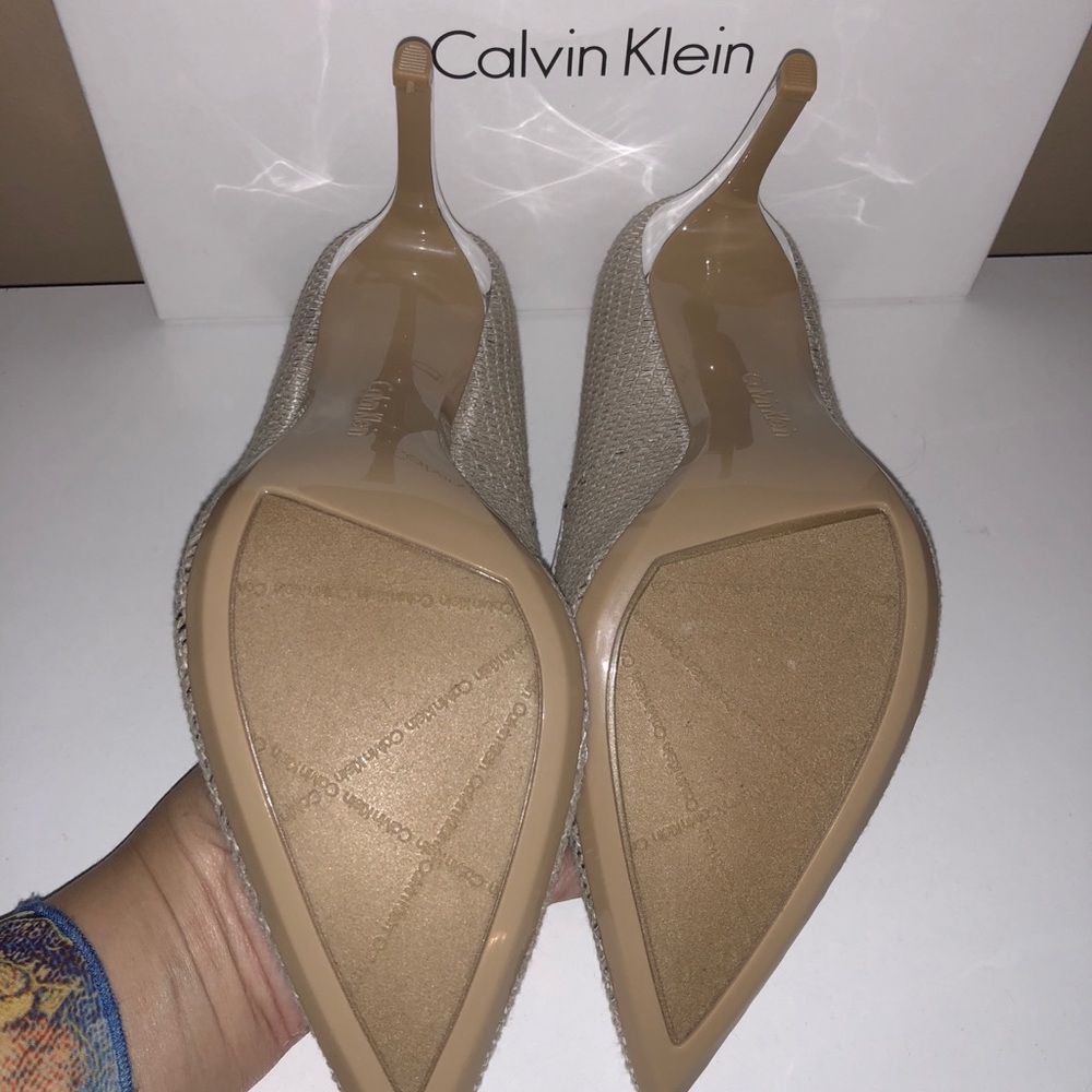 NWT CALVIN KLEIN ”Ronna” Metalic Woven Raffia Pumps/ Heels - Picture 7 of 9
